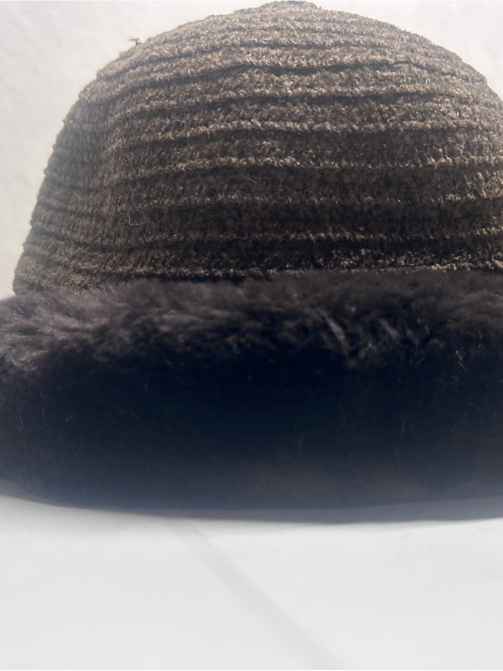 Liz Claiborne Dark Brown Knit Cloche Hat with Faux Fur Brim - Picture 3 of 8